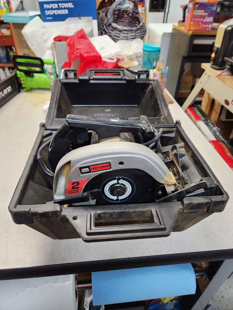 Craftsman 2 HP power saw with case