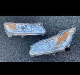 13-15 HONDA ACCORD HEADLIGHTS PAIR $100
