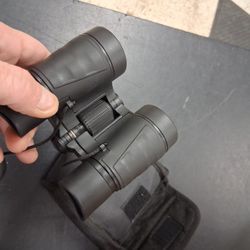 Binoculars 