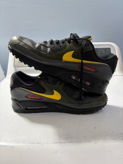Used Nike Air Max 90 Gore-Tex Black Cargo Shoes. Size 10.5 (No Box)