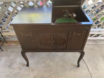 Vintage 1920s Brunswick Console Wind-Up Phonograph Record Player $385 OBO!