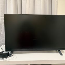 LG TV- 27” - Perfect For Small Space- Kitchen- RV/Van Life 