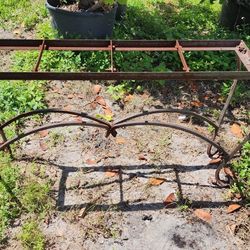 Wrought Iron Table (Well Made) Metal Table