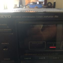 Onkyo- AM/Fm synthesized Tuner Amplifier TX-844