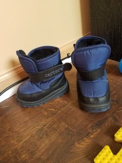 Snow boots size 5