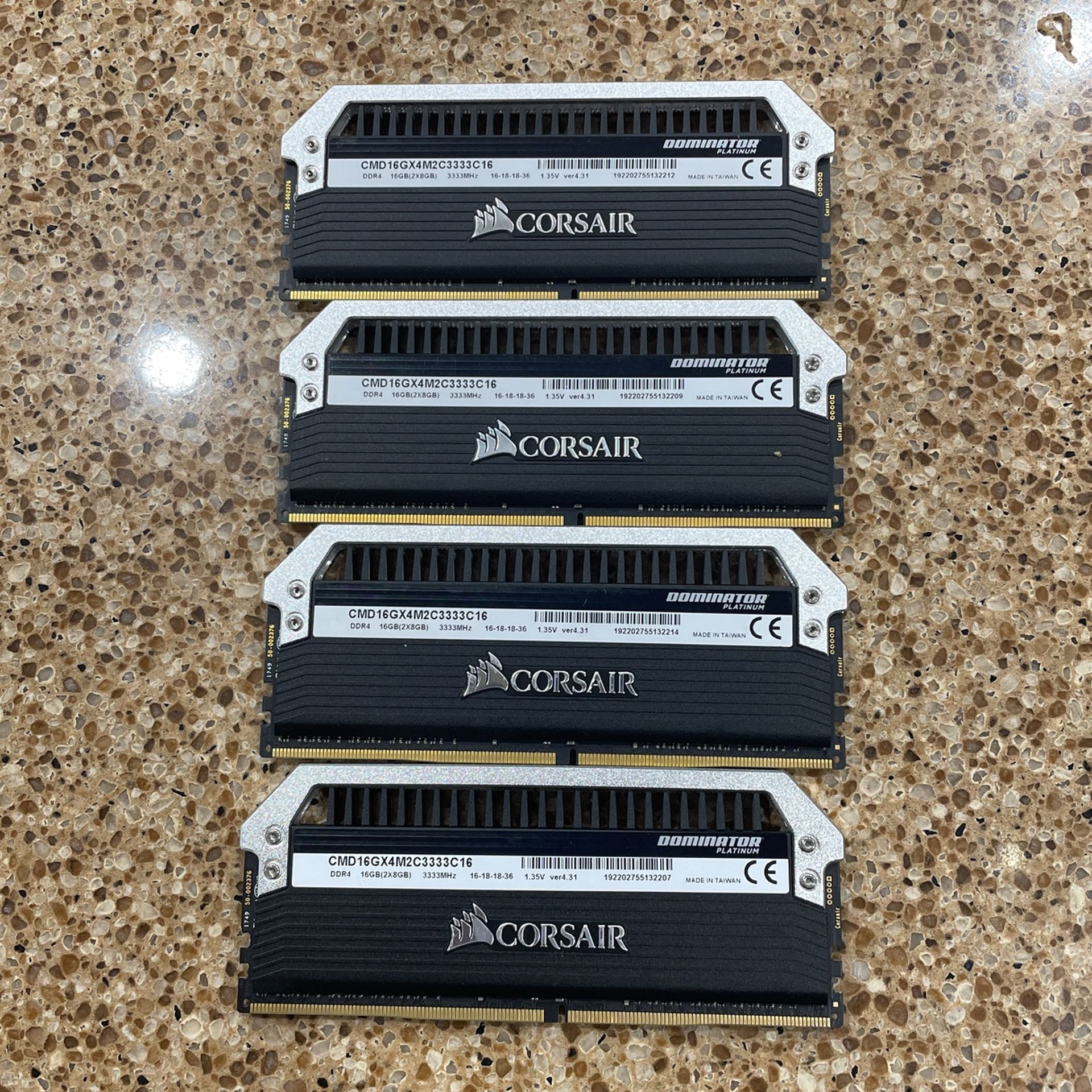4x 8 GB Ram 32 GB Total 3333 mHz at CL16