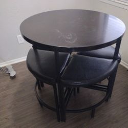 Round Dining Table 