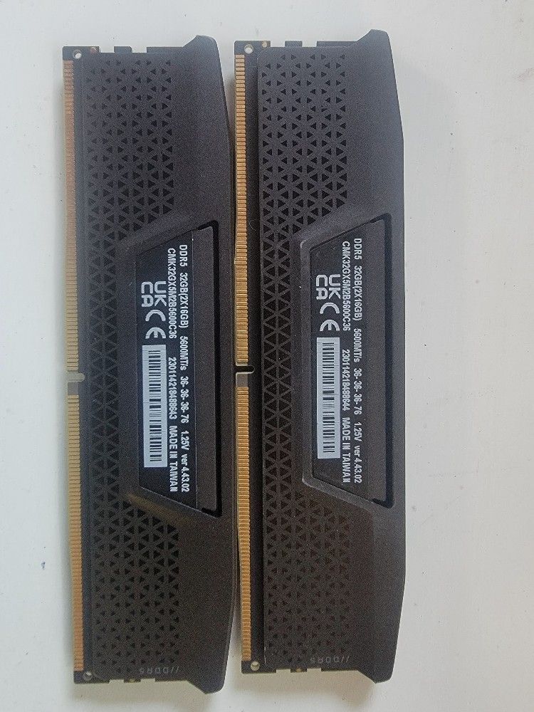 DDR5 VENGEANCE 32 GIGAS,  (2X16) PARA GAMING 