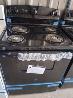 New GE
30 in. 4 Burner Element Free-Standing Electric Range in Black