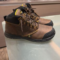 carolina. size10 wide steeltoe