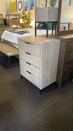 Birk Chest 