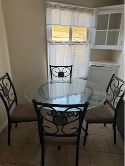 Dining room table