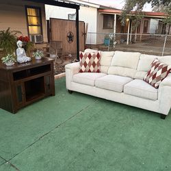 (🚛FREE DELIVERY!🚛) White 3 Seater Sofa For Sale w/ Small Entertainment! For Sale!Great Condition!