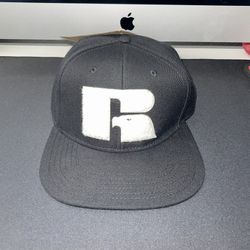 RUSSELL ATHLETIC Men’s Logo Snapback Hat - OSFM 