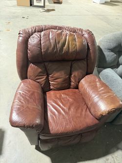 Recliner sofa leather