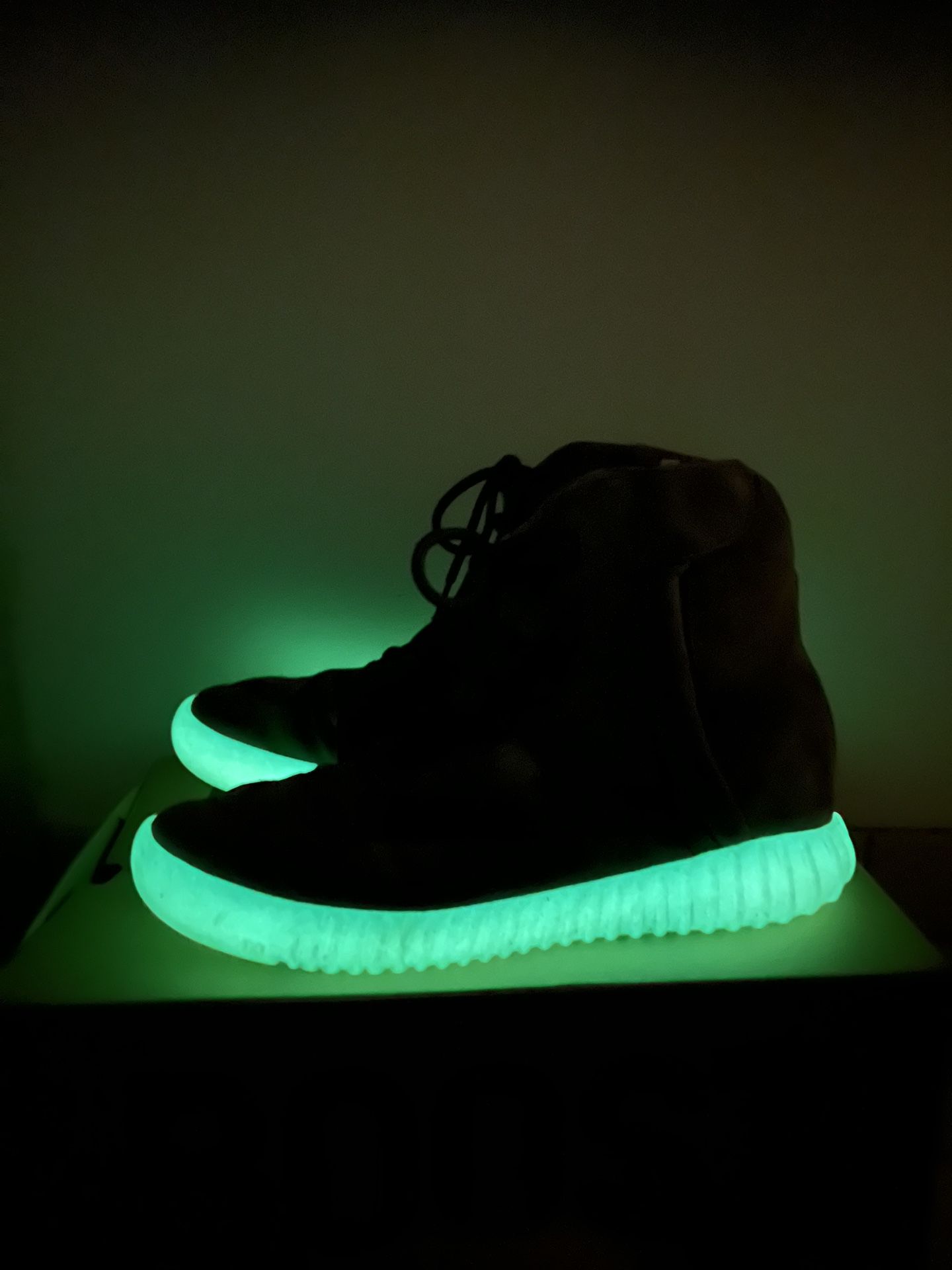 Adidas Yeezy Boost 750 Light Grey Glow In the Dark Men's Size US 11