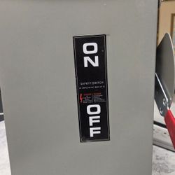 Safety switch 60 AMPS 240 VAC MAX HP 15 by ManHua MHS2-60T-0-N