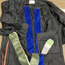 UTA cap & Gown With Velvet Hood