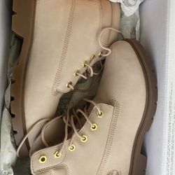 Timberlands Size 7.5w New 