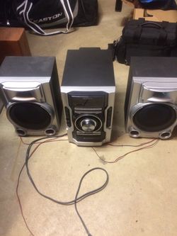 Sony 3 cd stereo system works great will not take 20 lowballers don’t waste my time