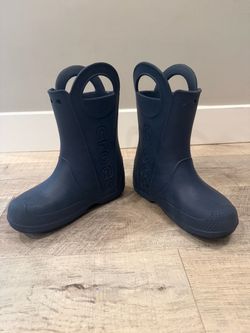 Crocs Kids Handle It Rain Boots – Navy Blue – Size J2