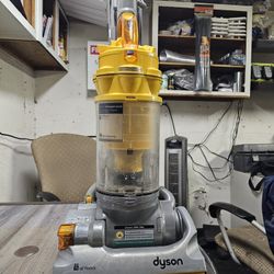 Dyson Vaccum 