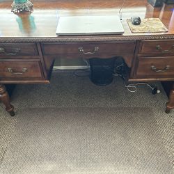 Desk With Matching Hutch