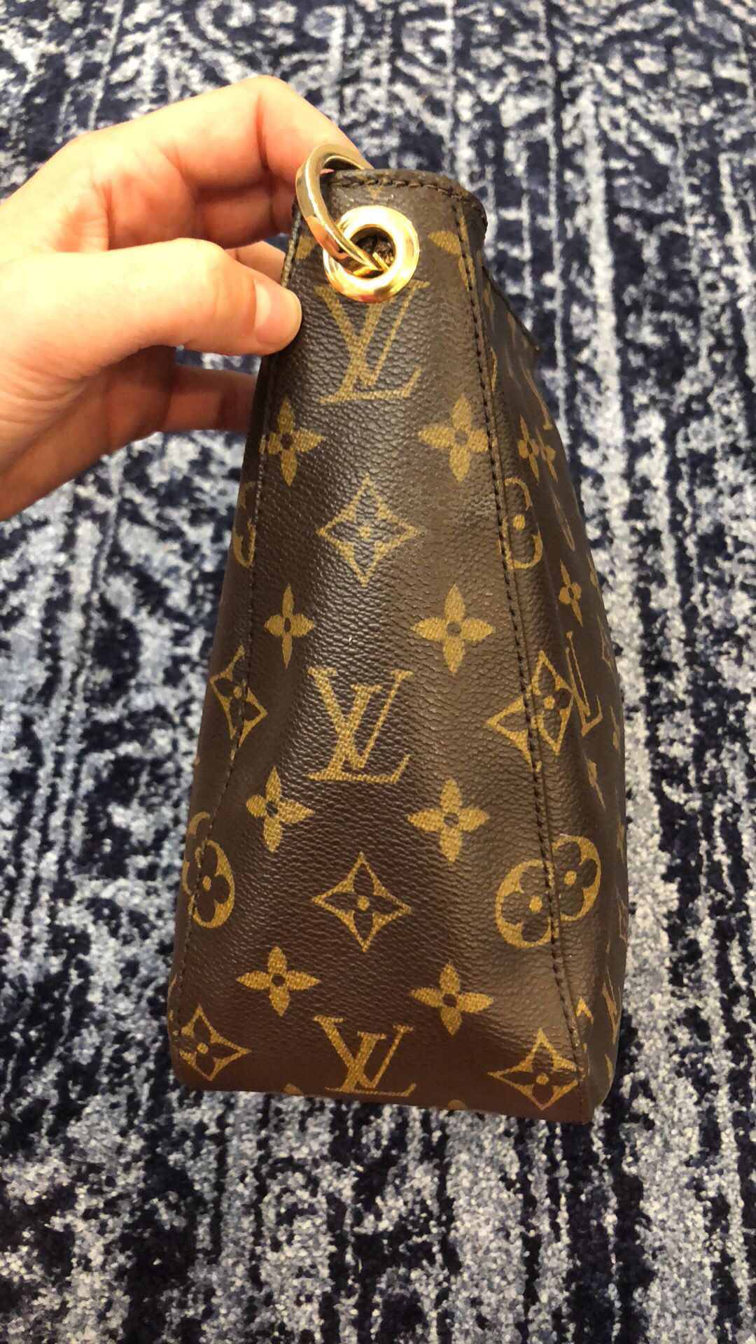 $475 Vintage Louis Vuitton Mini Looping Bag Crossbody for Sale in Mesa, AZ  - OfferUp