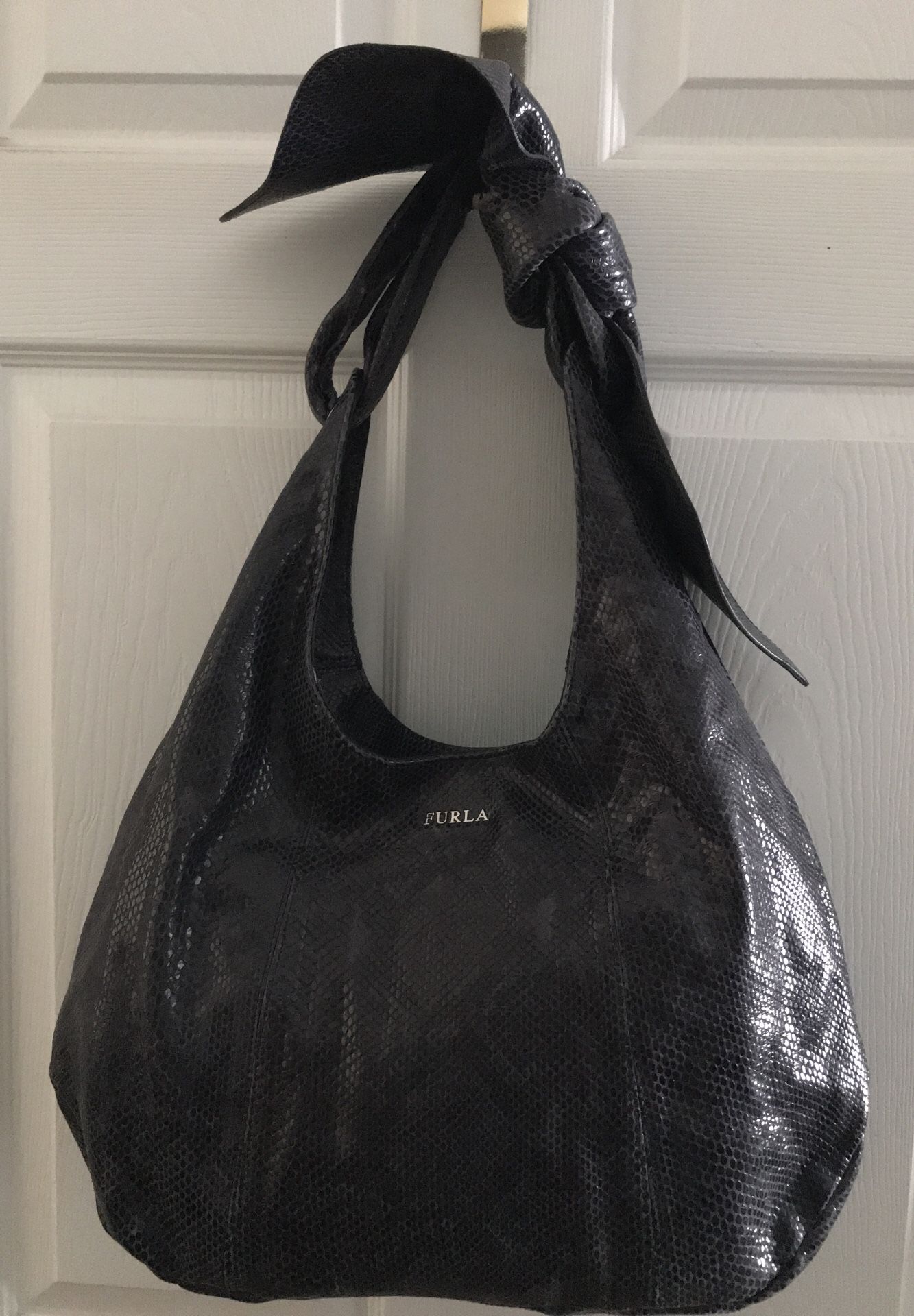FURLA ITALY XL CHARCOAL GREY SNAKE DESIGN LEATHER HOBO BAG WITH BOW