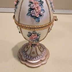 Jewelry/Music Box