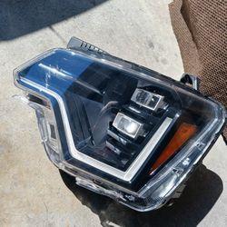 KIA NIRO HEADLIGHT LED OEM LEFT SIDE 