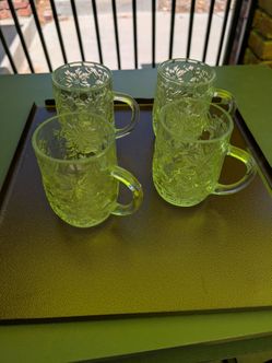 Vintage Princess House Fantasia Crystal Mugs - Set of 4 Poinsettia Glass