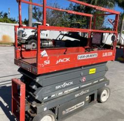 Electric Scissor Lift 26’ Reach
