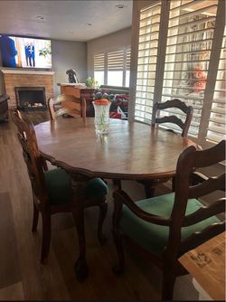 Dining set priced to sell