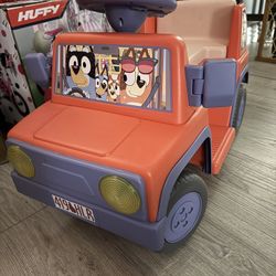 Bluey ride on car