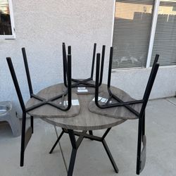 Round Table and Chairs 