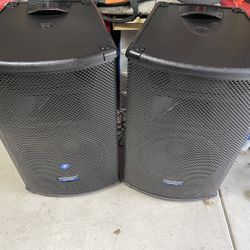 2 Mackie SA1521z 15" Active Powered 1,400W Each High Definition Pro Grade Speakers In New Condition 