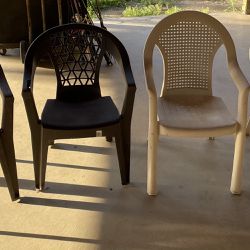 4 Plastic Chairs