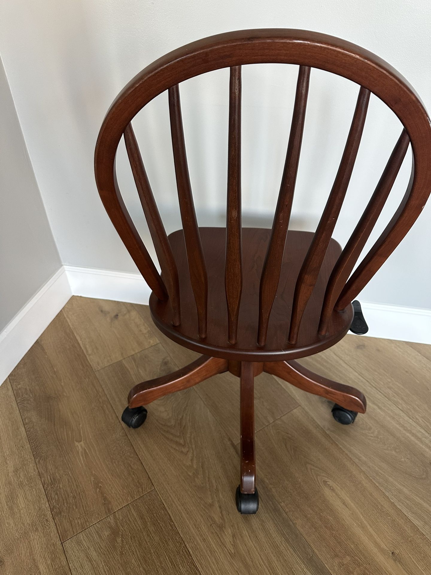 Miller’sDutch HAUS maple Oak Wood Swivel Rolling Desk Office Bankers Chair Adjustable