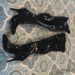 Boots Black Size 7