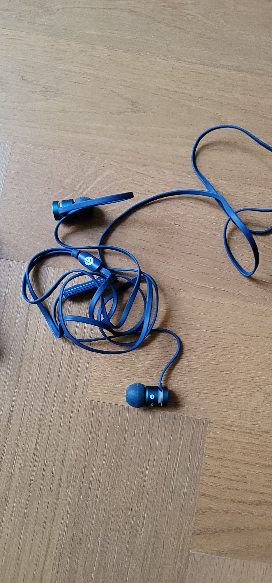 Beats wired headphones blue