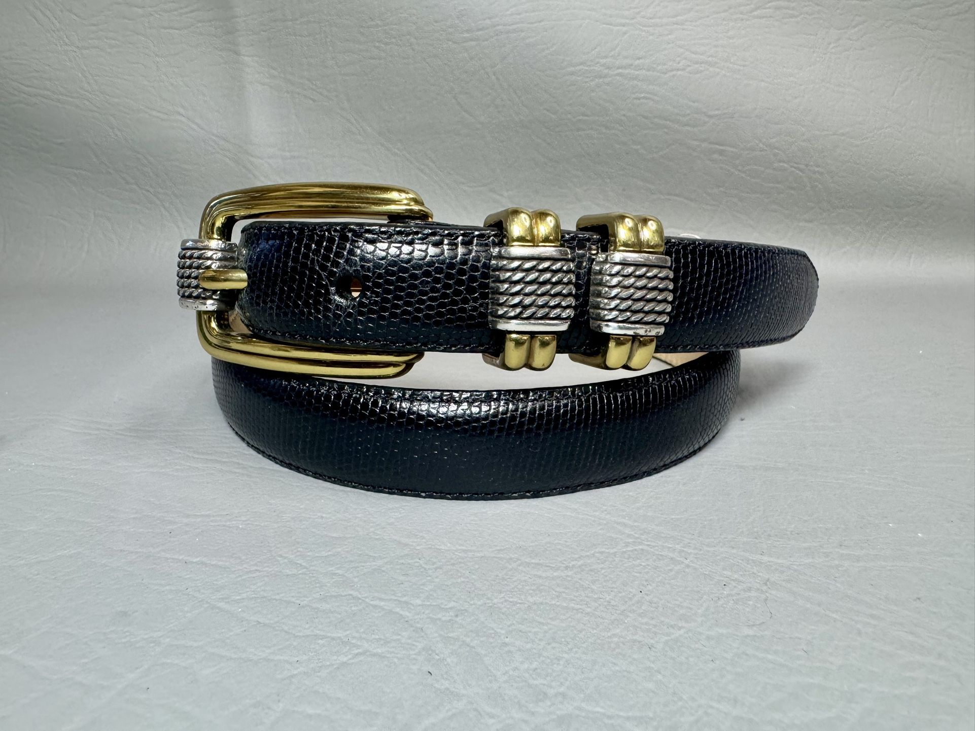 Brighton Classics Women's Belt Black Leather Gold / Silver Tone Size ML 32 —-please enlarge photos for closer detail of condition