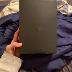 Beats, Studio Three, Black