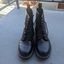 Doc Martin 1460 Unisex Size 9