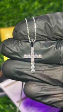 0.75CT VVS1 Cross Pendant Necklace