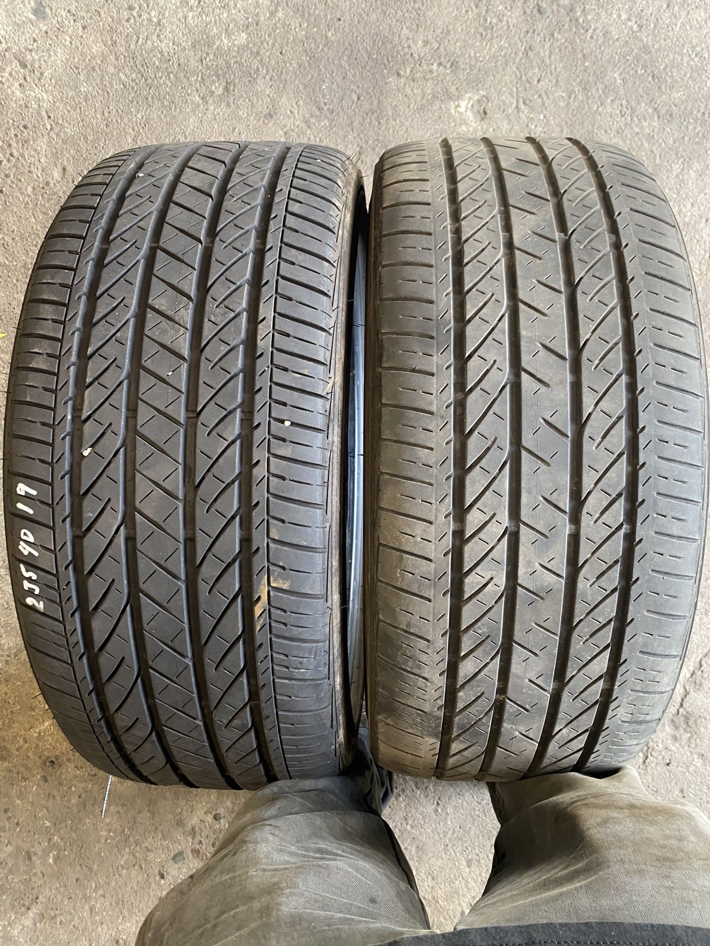 Pair Tires 235 40 19