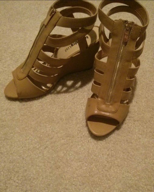 Women's wedge sandal - sz 10