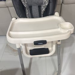 High Chair Like New 