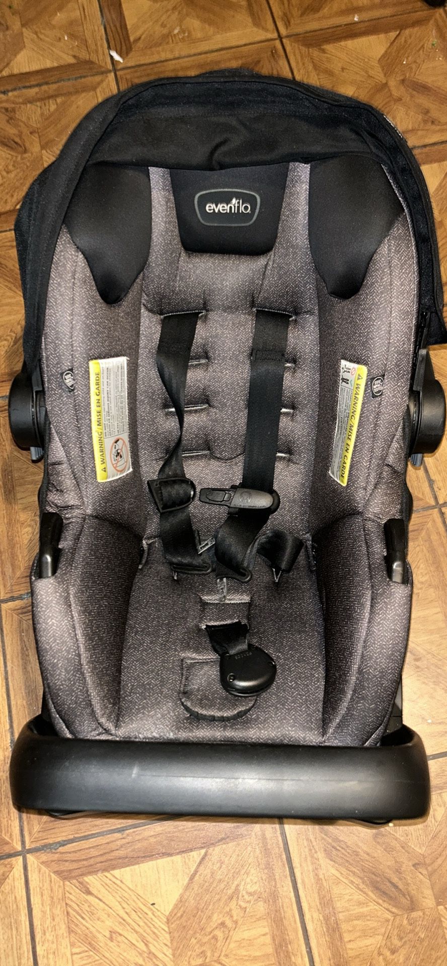 Evenflo Travel System With Infant Car seat W/ 2 Car Based
