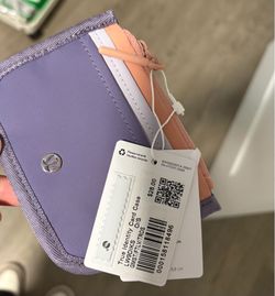 Lululemon wallet
